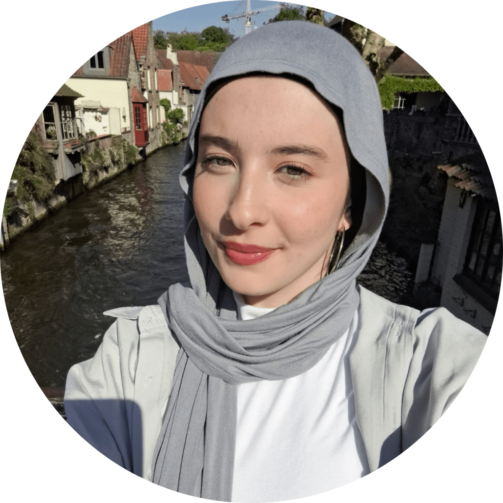 Esra Konak 12. Sınıf Öğrencisi